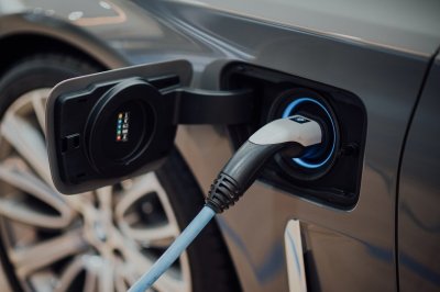Dit is waarom je EV straks in 15 minuten vol laadt